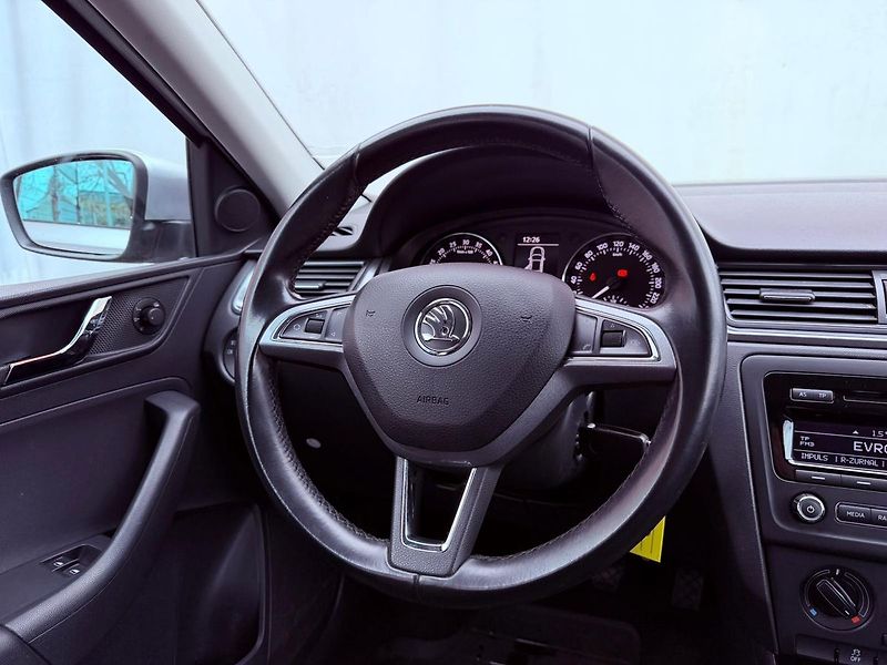 Škoda Rapid 1.6 TDi Ambition Fresh, ČR - fotka 14 z 19