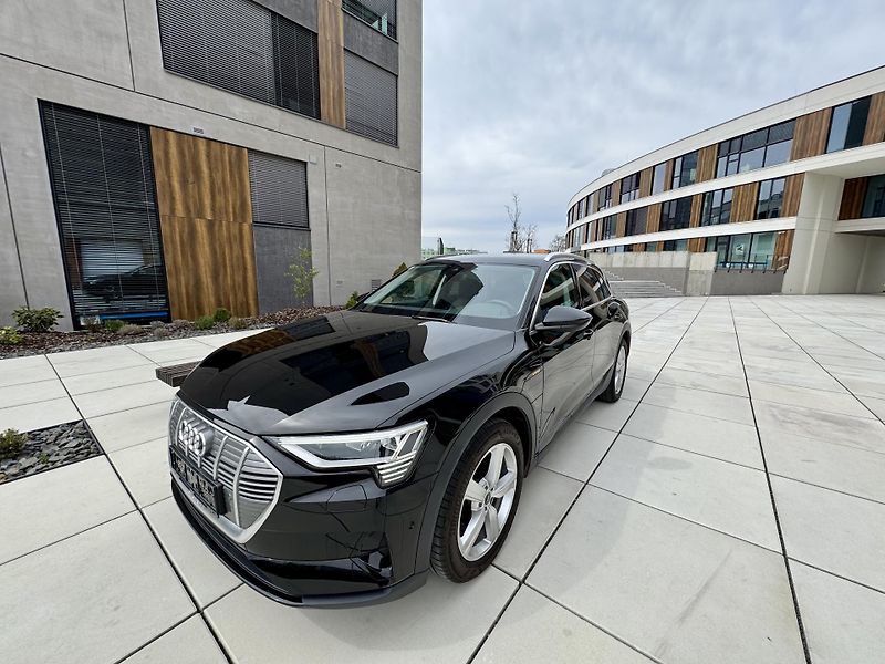 Audi e-tron (2022) 50 QUATTRO BUSSINES 1 Majitel - fotka 30 z 53