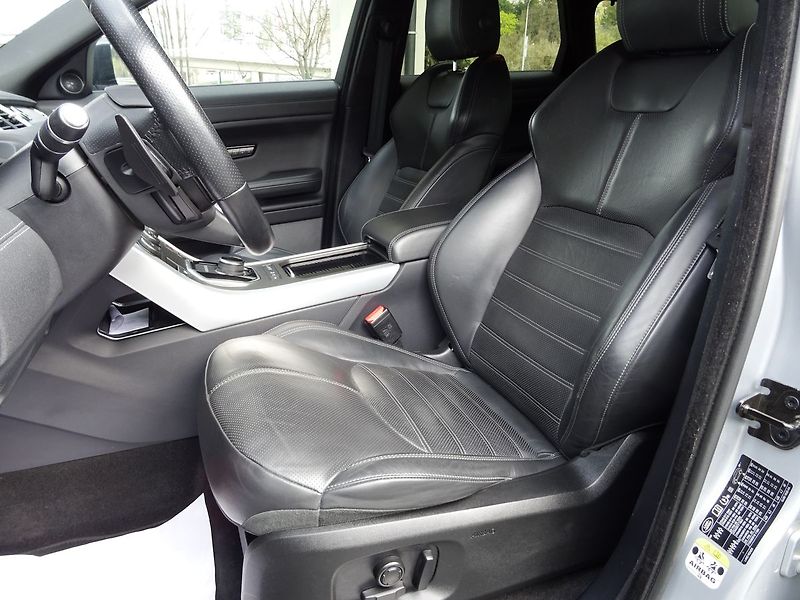 Land Rover Range Rover Evoque 2.0TD4 132kW HSE AWD Rezervace - fotka 21 z 31
