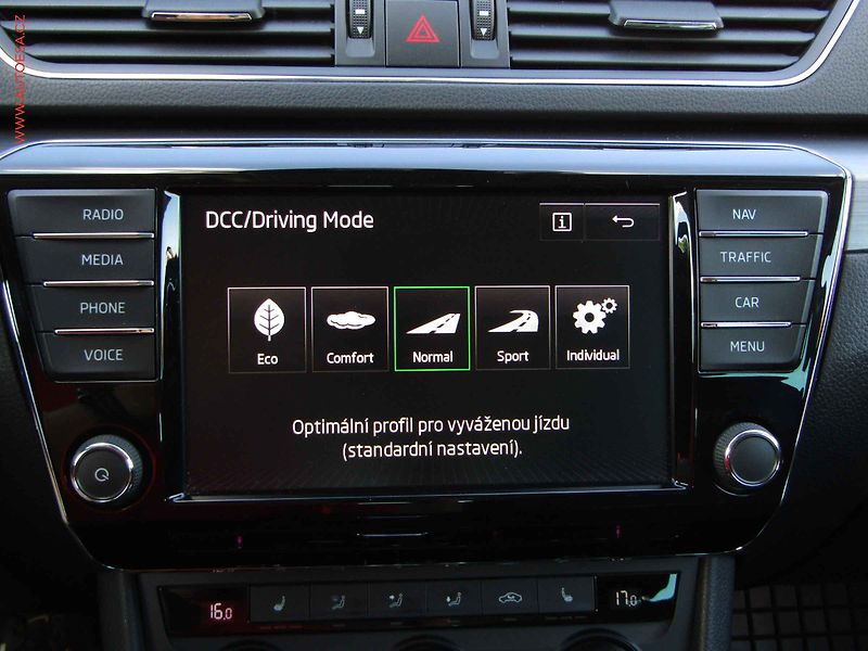 Škoda Superb (2017) 2.0 TDi, Ambition, DSG, navi - fotka 22 z 24