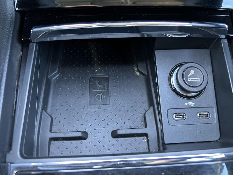Škoda Karoq Style 1.5TSi NAVI KAMERA ALU - fotka 24 z 44