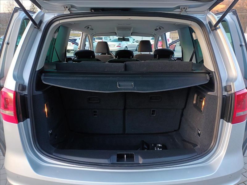Volkswagen Sharan 2,0 TDI,7MÍST,SERVISKA,VÝHŘEV - fotka 20 z 46