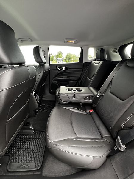 Jeep Compass 1.3T Limited Virtual Kůže TZ  - fotka 22 z 25