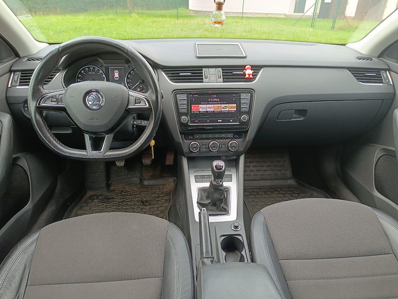 Škoda Octavia (2015) 2,0 tdi 110kw - fotka 8 z 9