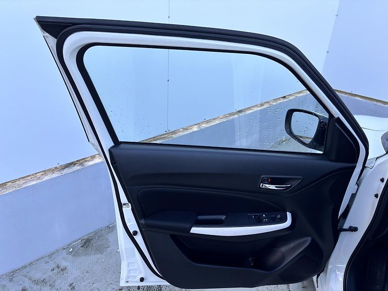 Suzuki Swift (2017) 1.0 BJet Serv. Historie! - fotka 16 z 31