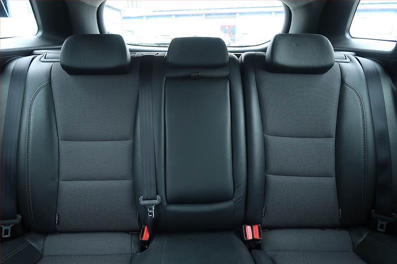 Hyundai i30 (2013) Style 1.6 GDI, Serv.kniha - fotka 10 z 17