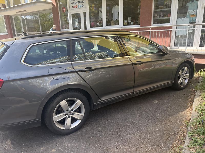 Volkswagen Passat Variant (2017) Velmi hezký stav, krásně jezdí - fotka 20 z 20