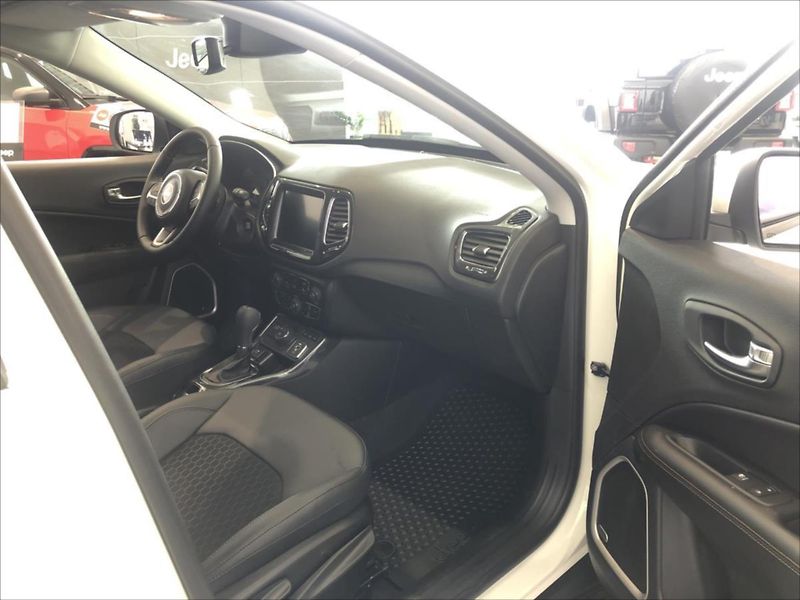 Jeep Compass 1,3 PHEV 190k AT  Limited - fotka 15 z 16