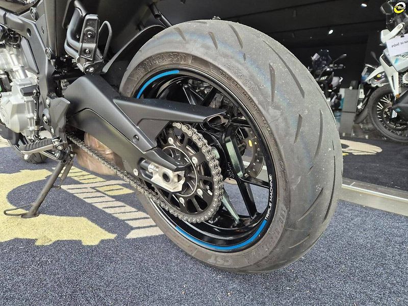 CFMOTO (2025) 675 NK - fotka 13 z 20