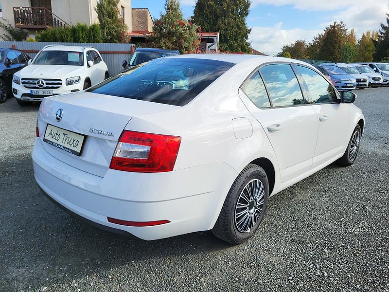 Škoda Octavia 2.0 TDi 110kW AMBITION - fotka 4 z 43