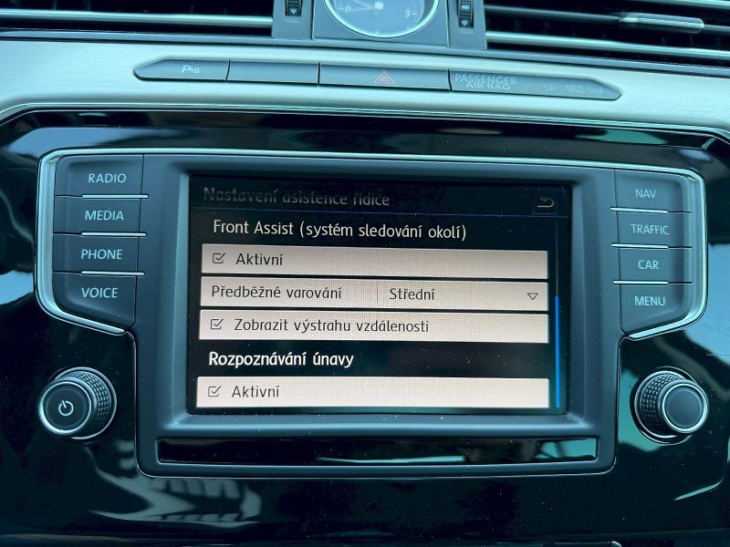 Volkswagen Passat (2016) 2.0 TDI 110kW HighLine - fotka 18 z 35