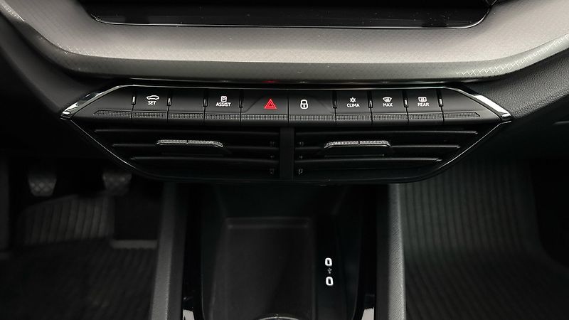 Škoda Octavia 2.0 TDI Ambition Combi - fotka 13 z 27