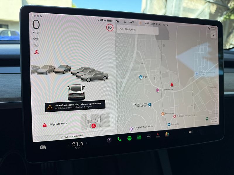 Tesla Model 3 Performance 82 kWh - fotka 12 z 37