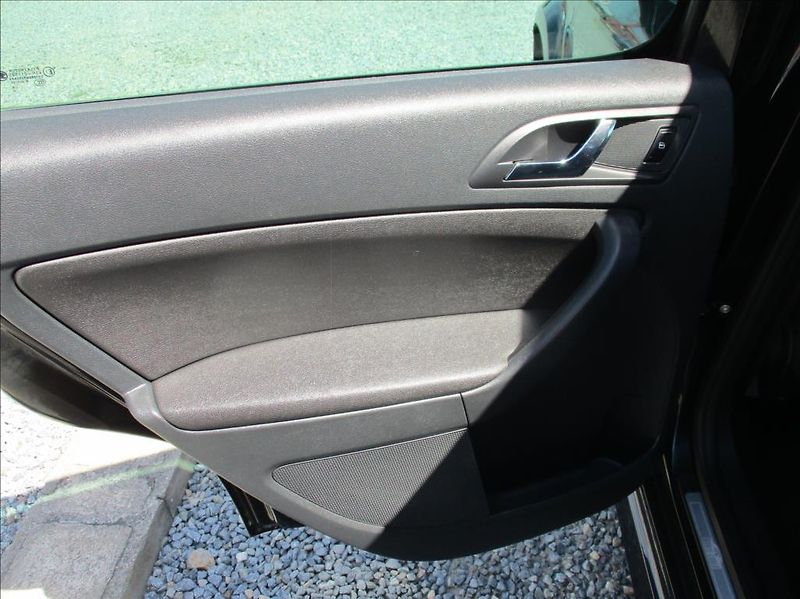 Škoda Yeti 1,4 TSI, MonteCarlo, servis, - fotka 15 z 42