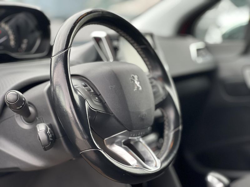 Peugeot 208 1.2i LPG KLIMA NAVI KAMERA ALU - fotka 15 z 41