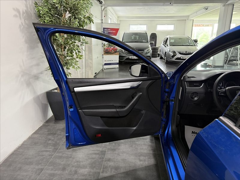 Škoda Octavia 2,0   TDI 110 kW DRIVE LED ACC - fotka 6 z 38