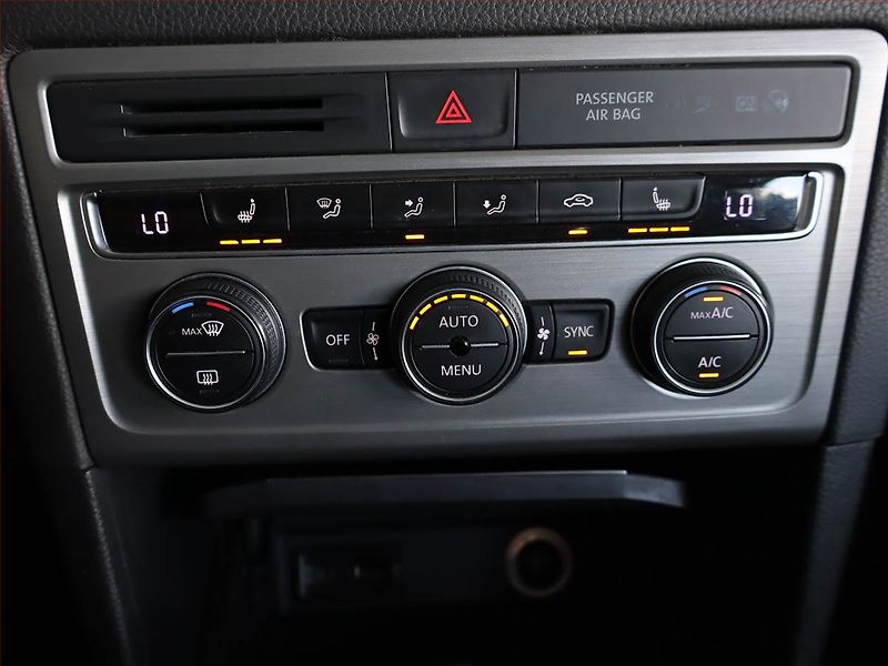 Volkswagen Golf Sportsvan (2014) 1.6 TDI, Automat, Serv.kniha - fotka 20 z 21