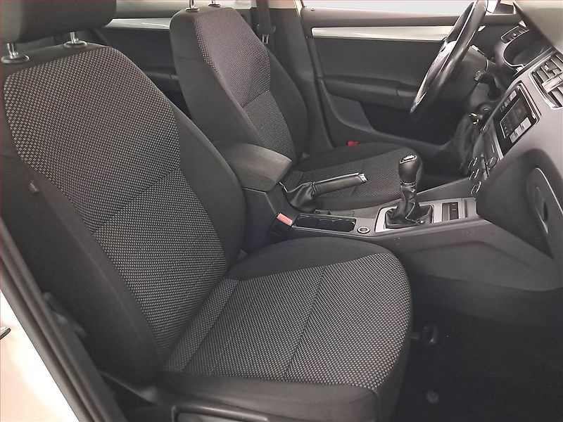Škoda Octavia (2015) 1.6 TDI, ČR,1.maj, Tempomat - fotka 9 z 17