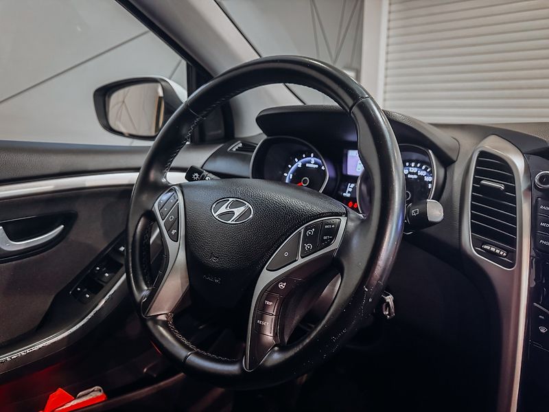 Hyundai i30 1.6CRDi 81kW - fotka 20 z 27
