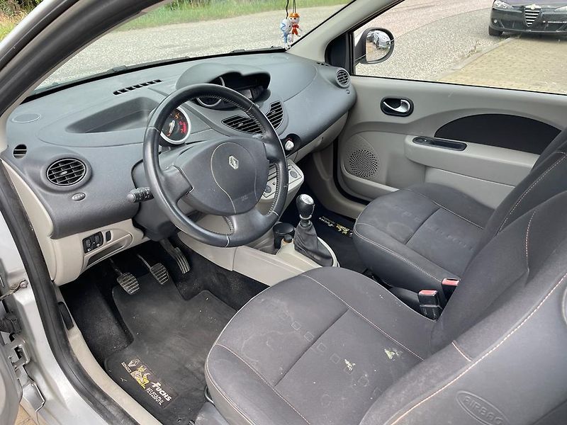Renault Twingo (2007) 1,2  56KW 91300KM!!! - fotka 40 z 40