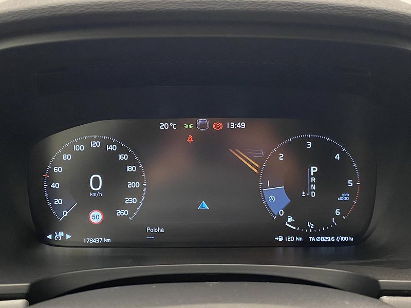 Volvo V90 D4 MOMENTUM AUT  - fotka 24 z 39