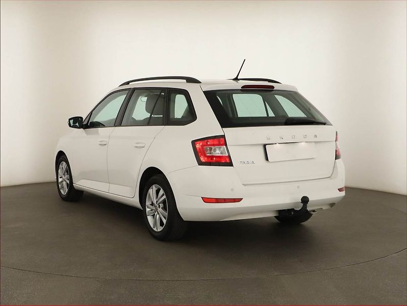 Škoda Fabia (2022) Ambition 1.0 TSI, ČR,1.maj - fotka 4 z 14