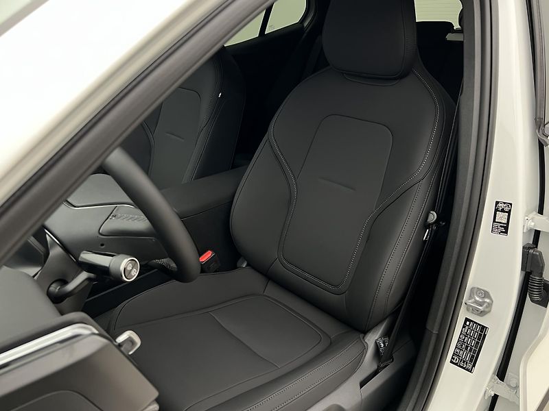 Volvo EX30 (2026) P8 AWD electric PLUS REZERVACE - fotka 24 z 45