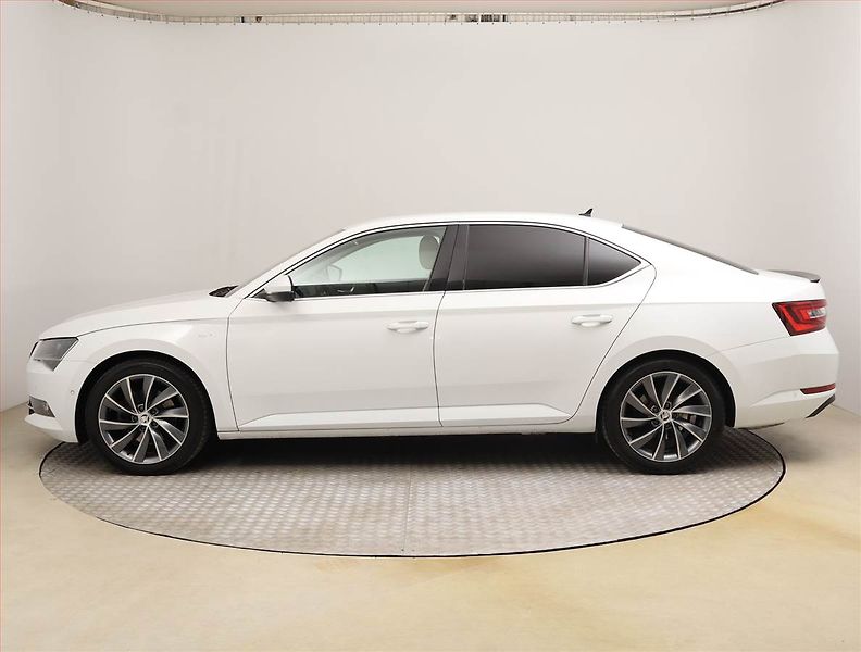 Škoda Superb (2017) Laurin&Klement 2.0 TSI - fotka 3 z 24