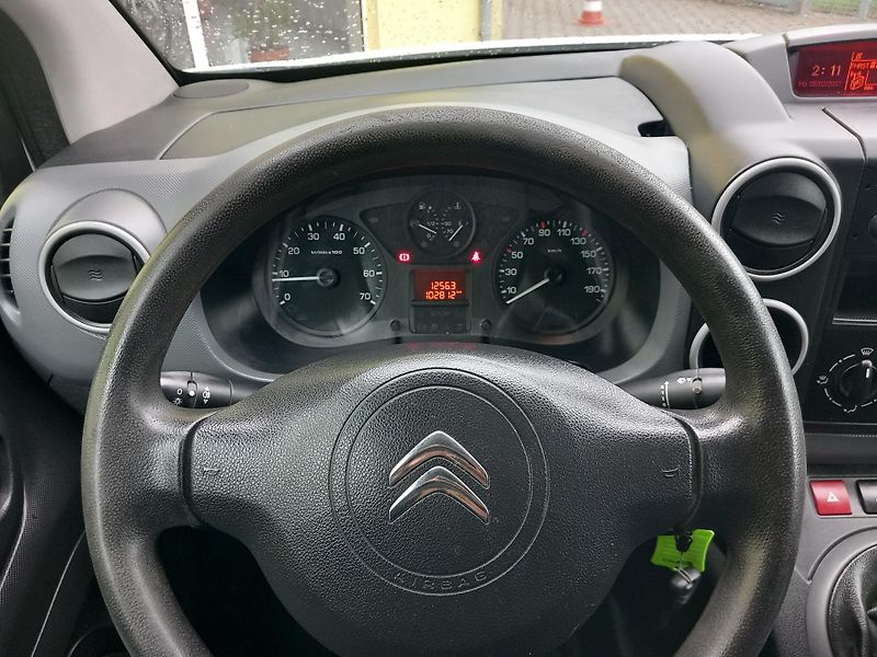 Citroën Berlingo (2015) 1,6HDi 3 MÍSTA POUZE 102t.KM ! - fotka 19 z 32