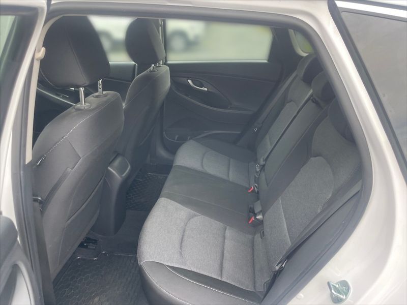 Hyundai i30 1,0 TGDI Smart - fotka 8 z 11