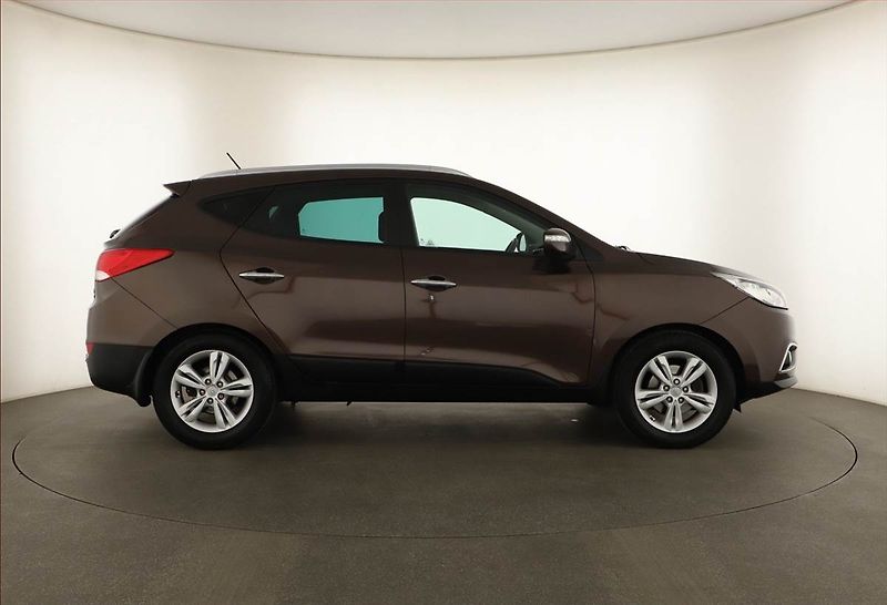 Hyundai ix35 (2011) 2.0 CRDi, 4X4, Serv.kniha - fotka 6 z 15