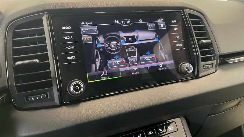 Škoda Karoq (2022) Sportline 1.5 TSI 110kW - fotka 32 z 33