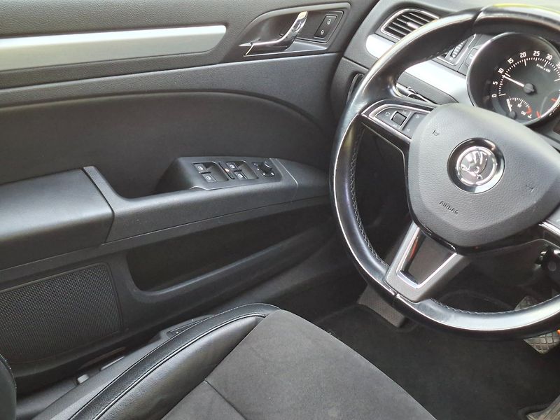 Škoda Superb (2014) OUTDOOR 2.0TDI 125kW DSG 4X4 - fotka 12 z 39