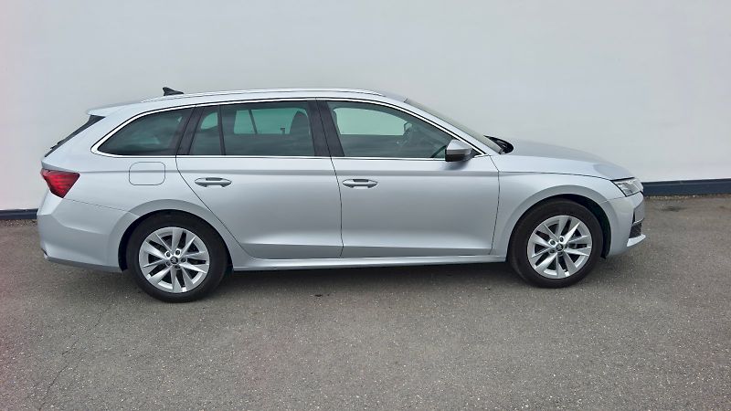 Škoda Octavia (2025) OCT.COMBI TOP SELECTION 1,5 TS - fotka 6 z 27