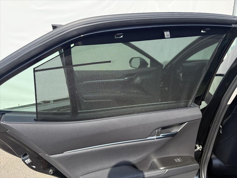 Toyota Camry 2,5 Executive VIP - fotka 19 z 21