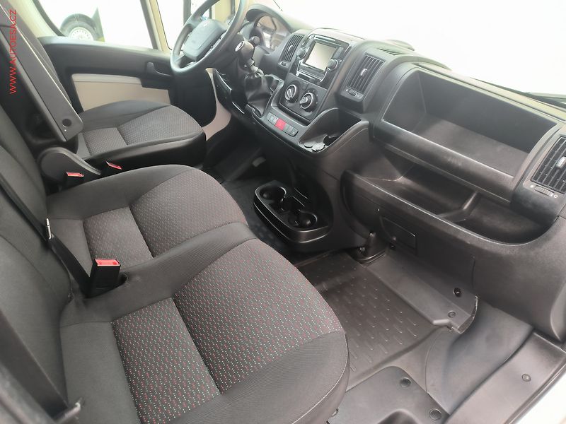 Peugeot Boxer (2018) 2.0HDi L4H2, ČR, 120kW, AC - fotka 12 z 22
