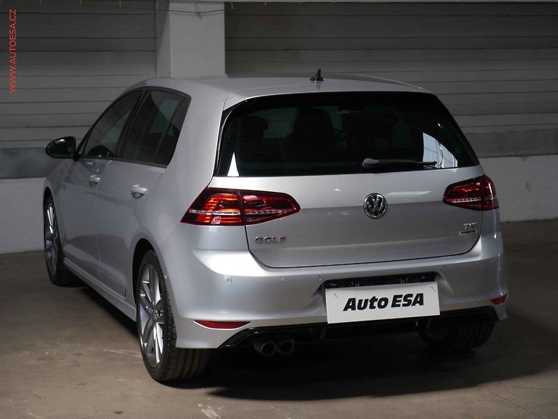 Volkswagen Golf (2015) 1.4 TSi R-Line, CUP - fotka 4 z 23
