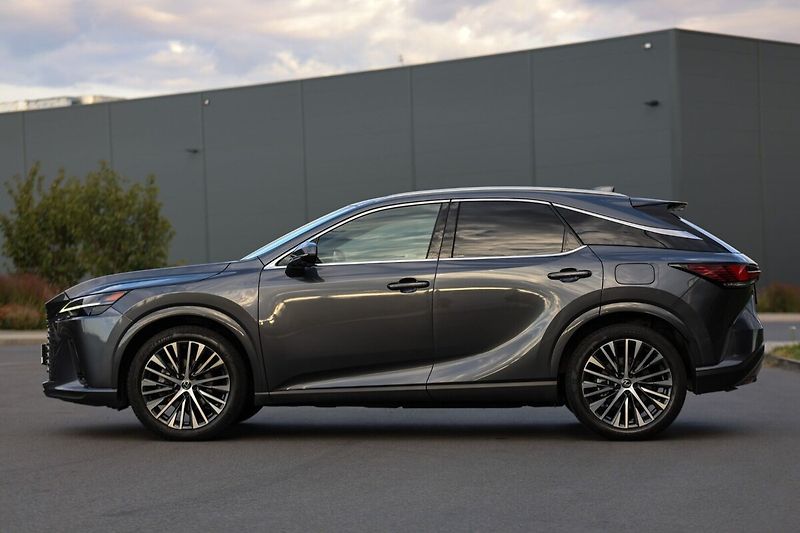 Lexus RX 350h 350H 2,5 HEV EXECUTIVE PLUS - fotka 26 z 26