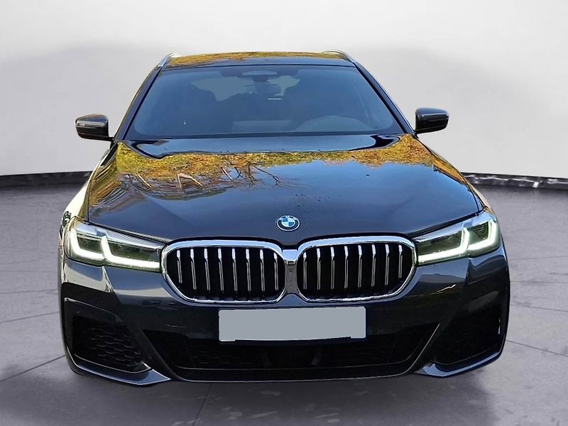 BMW Řada 5 520d xDrive M-Sport HuD ACC - fotka 2 z 13
