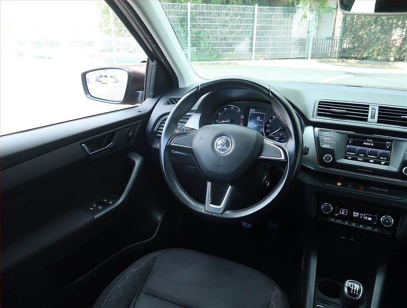 Škoda Fabia (2015) Style 1.2 TSI, ČR,1.maj - fotka 7 z 19