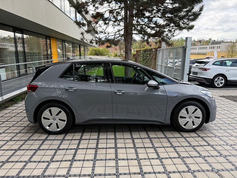 Volkswagen ID.3 PRO Perf. 150kW Kamera 62Kwh - fotka 36 z 37