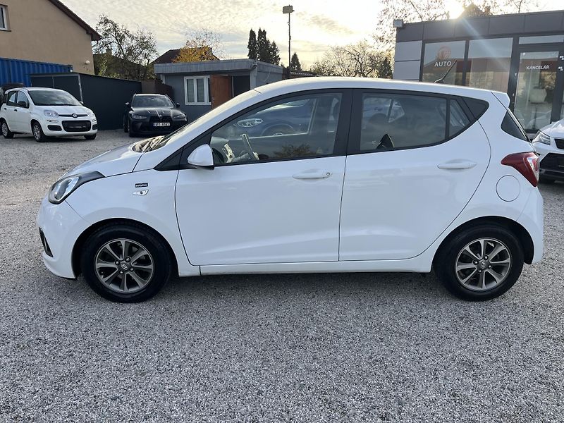 Hyundai i10 (2015) 1.0i 49kw, REZERVACE - fotka 5 z 28