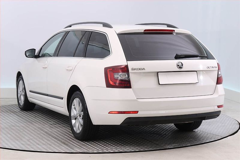Škoda Octavia (2018) Style Plus 1.6 TDI, Tempomat - fotka 4 z 18