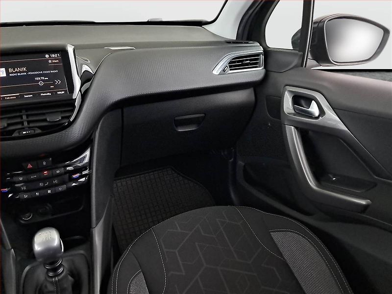 Peugeot 2008 (2019) 1.2 PureTech, Serv.kniha - fotka 8 z 16
