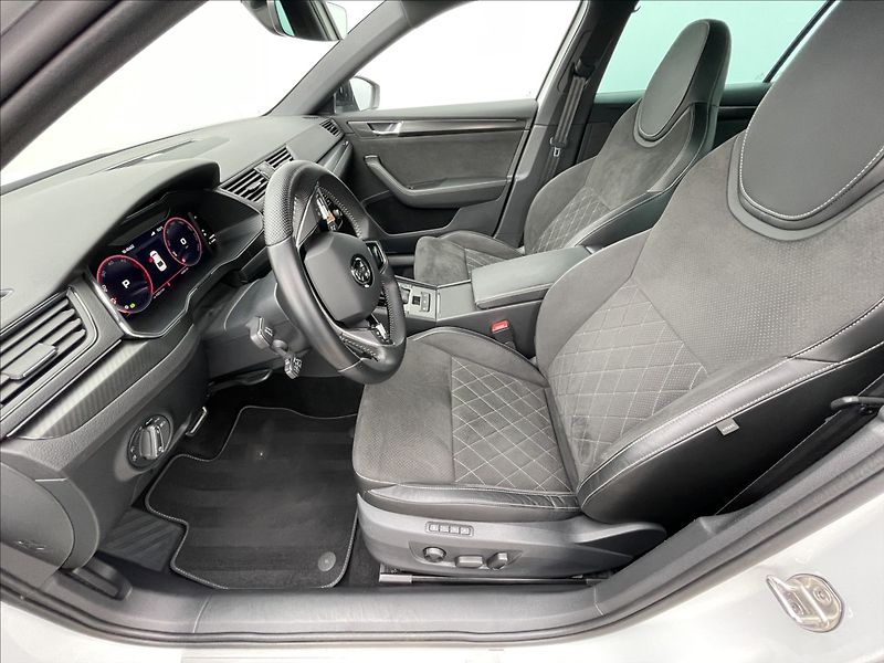 Škoda Superb 2,0 TDI DSG SportLine TAŽNÉ - fotka 4 z 23
