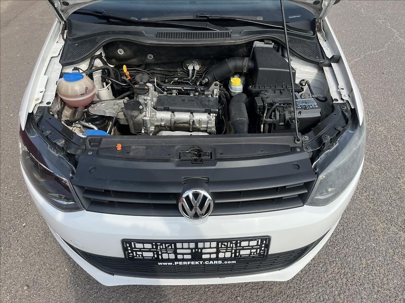 Volkswagen Polo 1.2 HTP KLIMA STK 8/2028 - fotka 25 z 30