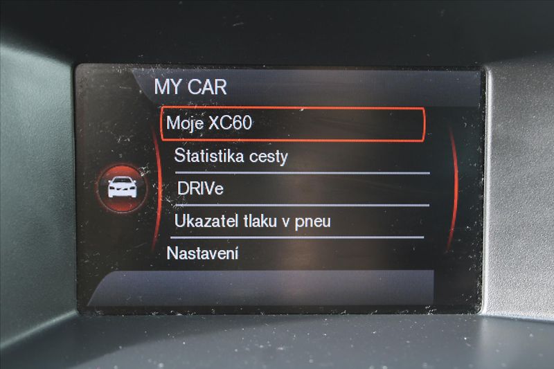 Volvo XC60 2.4D 140kW AWD SERVIS. KN. ČR - fotka 18 z 21