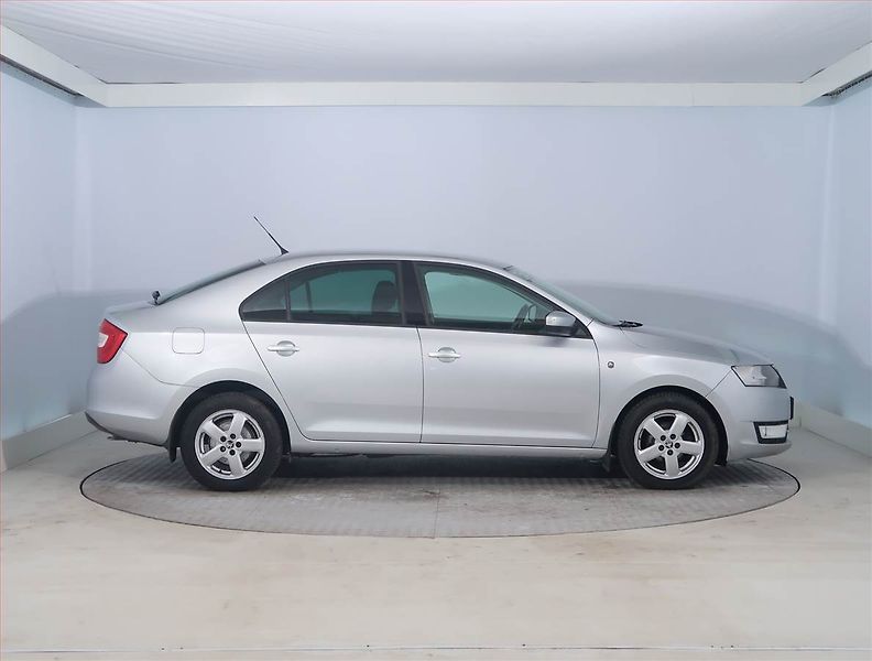 Škoda Rapid (2013) Ambition 1.2 TSI - fotka 6 z 16