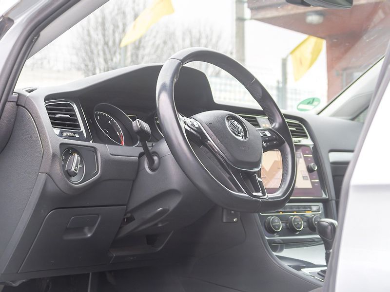 Volkswagen Golf (2019) 1.6TDI 85KW DSG – NAVI, ERGO - fotka 11 z 51