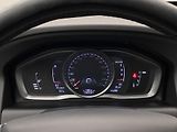 Volvo XC60 D4 AWD MOMENTUM REZERVACE - náhled 25